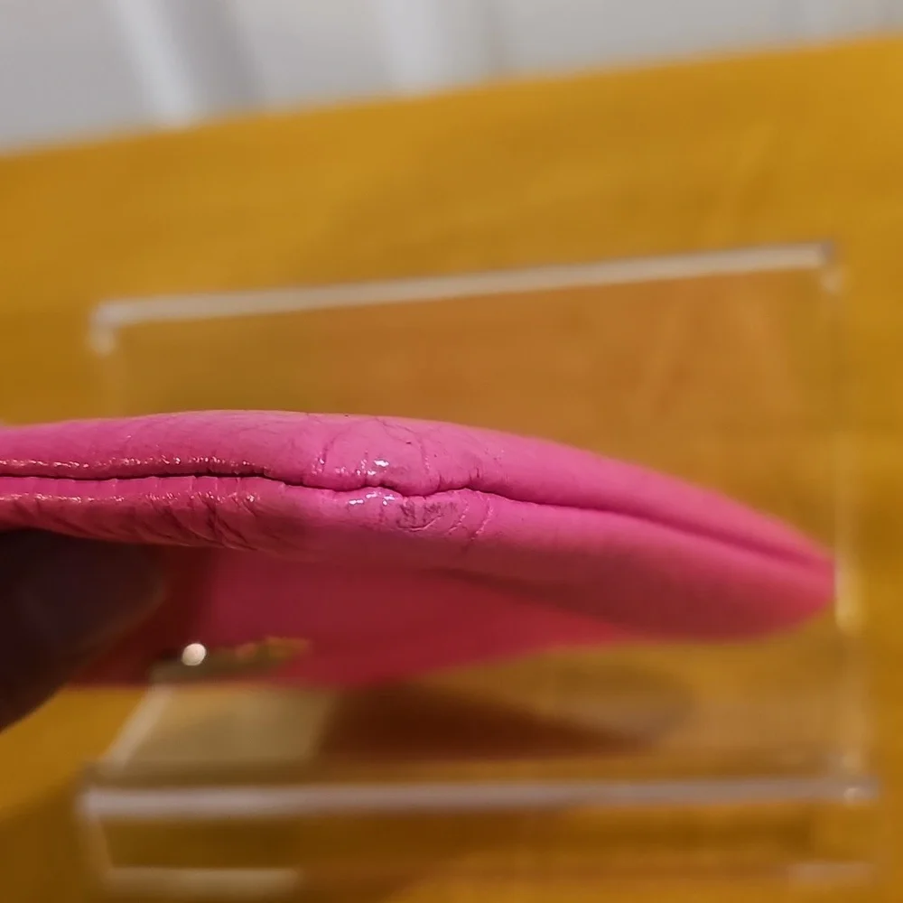 Kate Spade NY Cobble Hill Bee Wristlet - Snapdragon Pink EUC